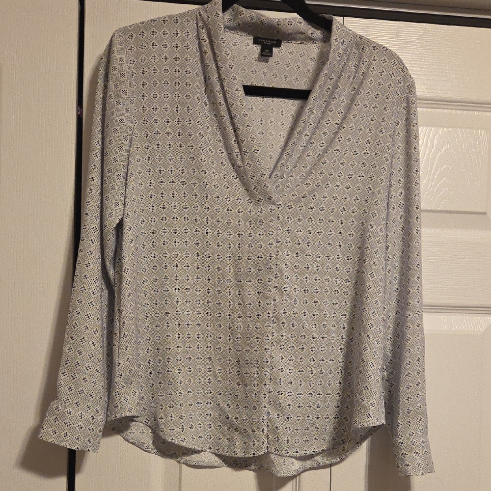 Ann Taylor Gray Patterned Blouse